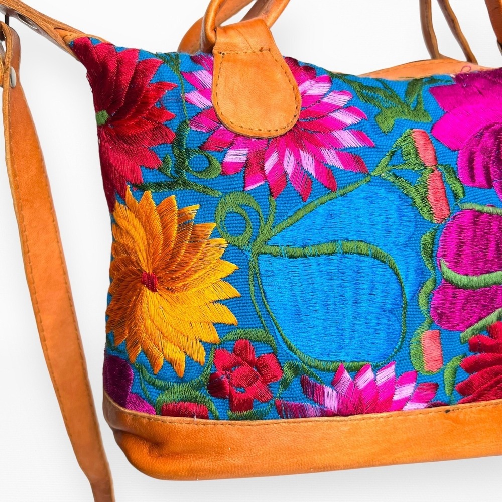 Multicolor Embroidered‎ Shoulderbag - Picture 4 of 7